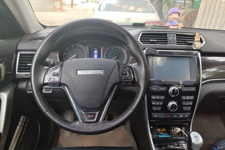 Used Haval H2 2016 Red-Label 1.5T Manual Two-Wheel Drive Luxury Model Steering Wheel