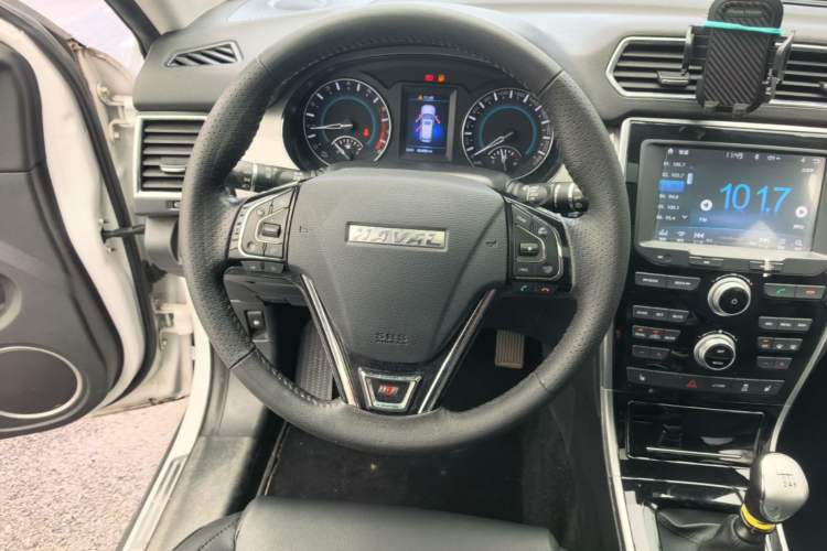 Used Haval H2 2016 Red-Label 1.5T Manual Two-Wheel Drive Luxury Model Steering Wheel