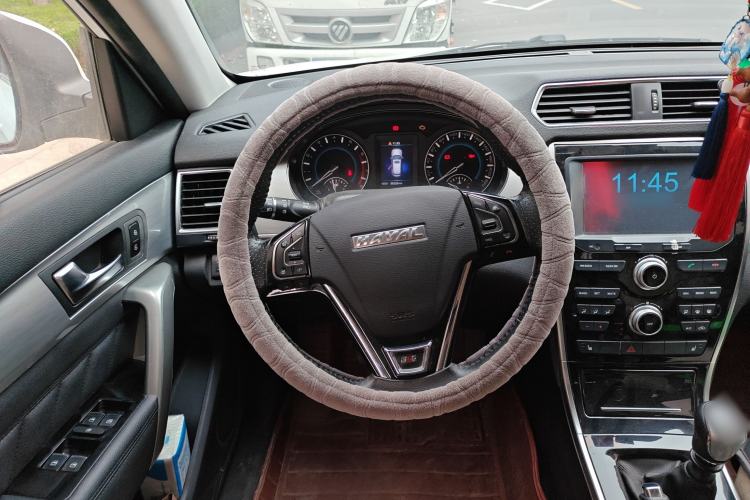 Used Haval H2 2016 Red Label 1.5T Manual Two-Wheel Drive Elite Model Steering Wheel