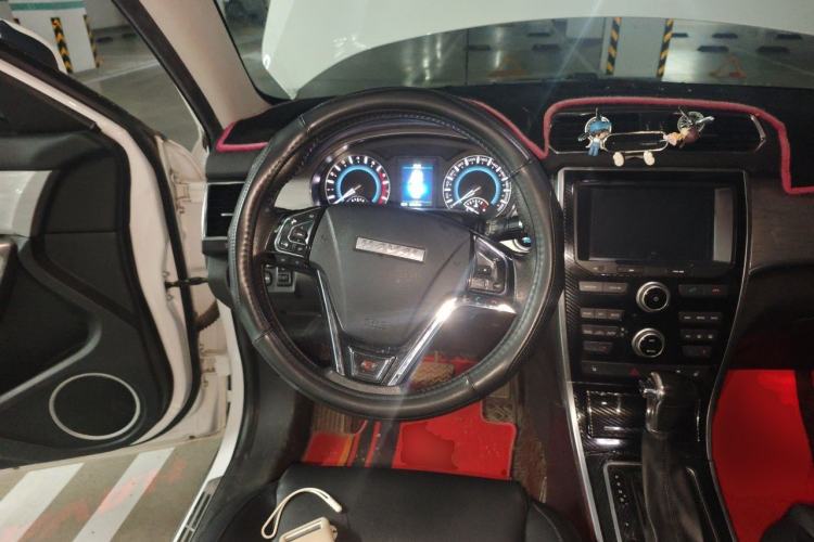 Used Haval H2 2016 Red-Label 1.5T Automatic Two-Wheel Drive Luxury Model Steering Wheel
