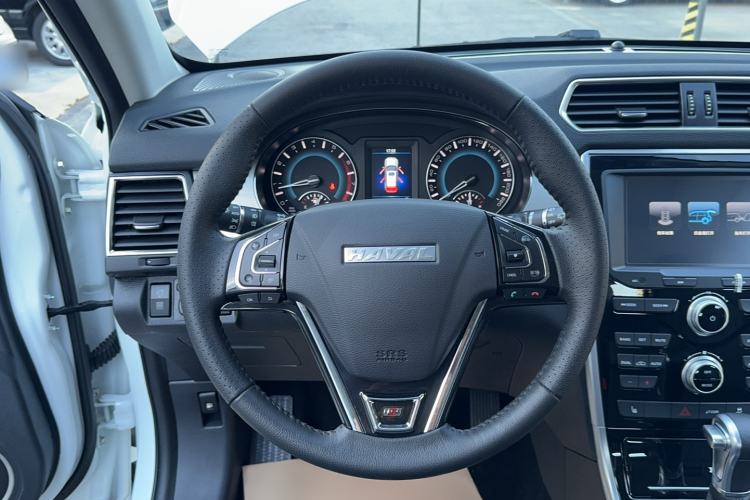 Used Haval H2 2016 Red-Label 1.5T Automatic Two-Wheel Drive Luxury Model Steering Wheel