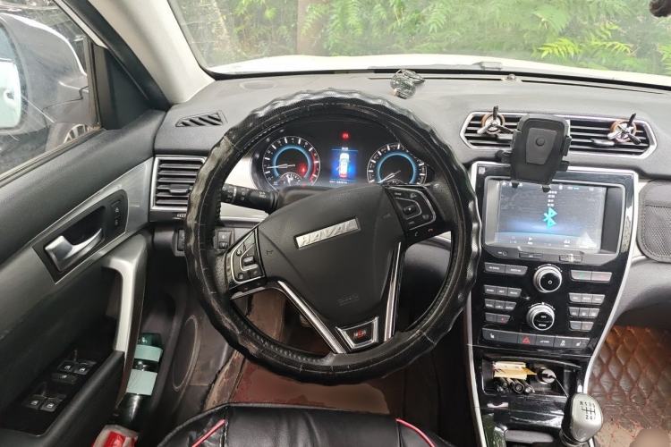 Used Haval H2 2016 Red-Label 1.5T Manual Two-Wheel Drive Luxury Model Steering Wheel
