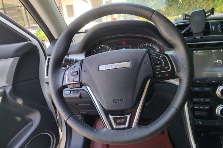 Used Haval H2 2016 Red-Label 1.5T Automatic Two-Wheel Drive Luxury Model Steering Wheel