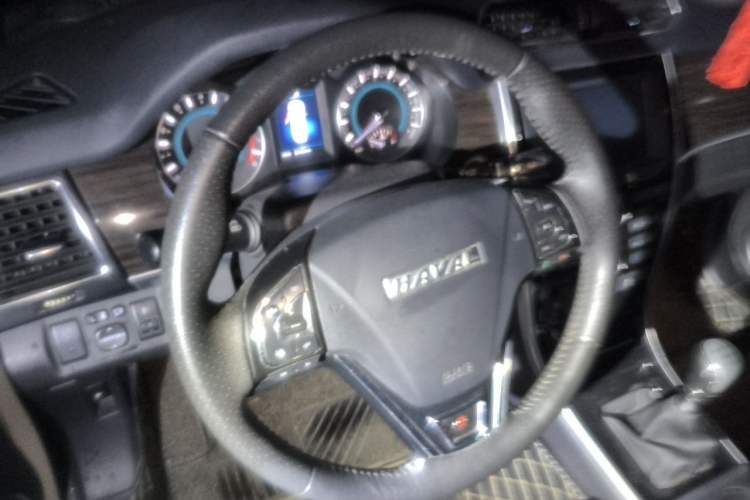 Used Haval H2 2016 Red-Label 1.5T Manual Two-Wheel Drive Luxury Model Steering Wheel