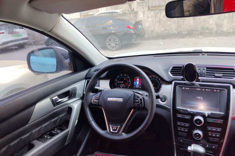 Used Haval H2 2016 Red-Label 1.5T Automatic Two-Wheel Drive Luxury Model Steering Wheel