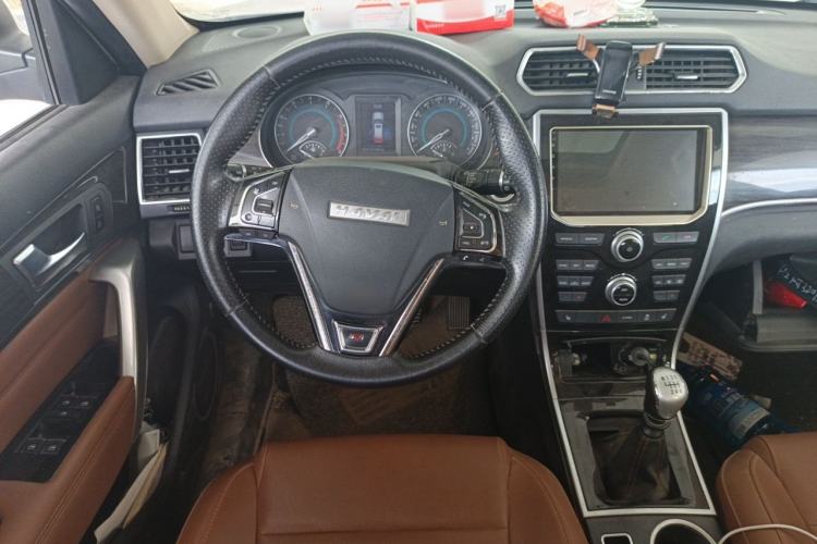 Used Haval H2 2016 Red-Label 1.5T Manual Two-Wheel Drive Luxury Model Steering Wheel