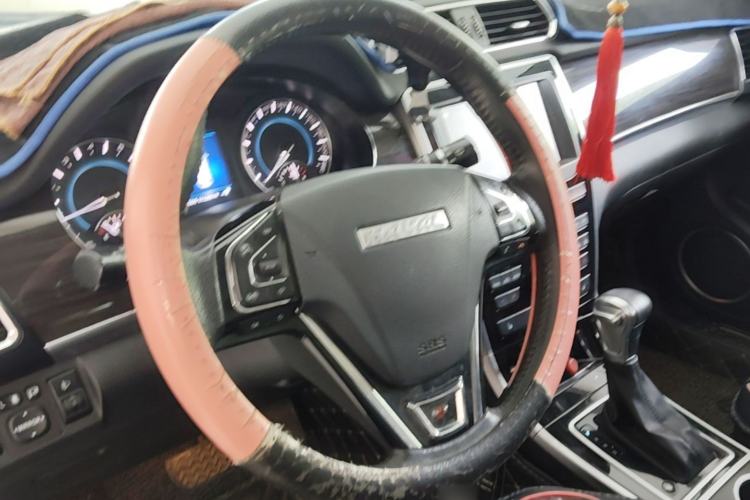 Used Haval H2 2016 Red-Label 1.5T Automatic Two-Wheel Drive Luxury Model Steering Wheel
