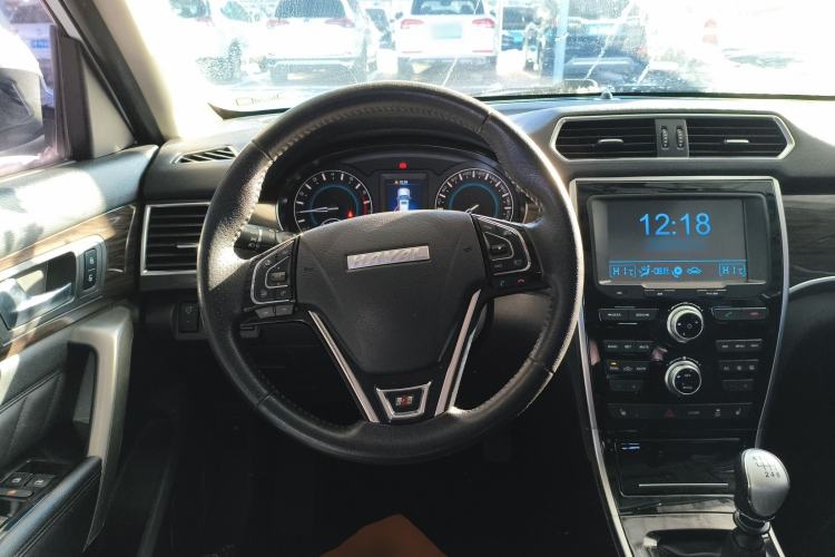 Used Haval H2 2016 Red-Label 1.5T Manual Two-Wheel Drive Luxury Model Steering Wheel