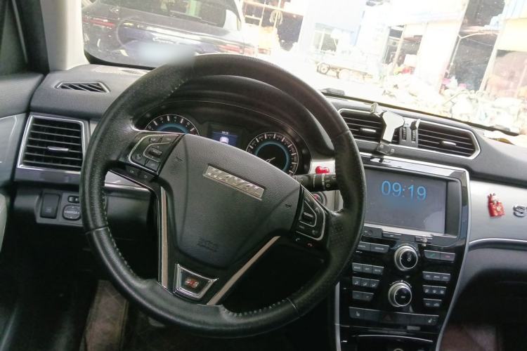 Used Haval H2 2016 Red Label 1.5T Manual Two-Wheel Drive Elite Model Steering Wheel