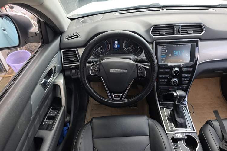 Used Haval H2 2016 Red-Label 1.5T Automatic Two-Wheel Drive Luxury Model Steering Wheel