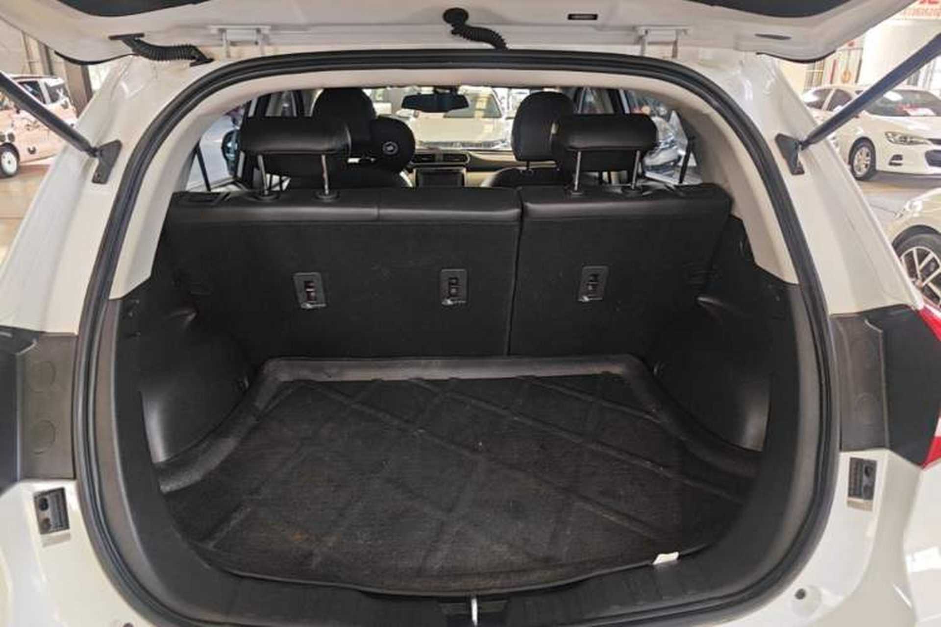Used Haval H2 2016 Red Label 1.5T Manual Two-Wheel Drive Elite Model Trunk