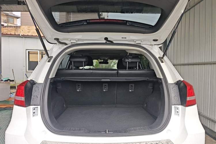 Used Haval H2 2016 Red Label 1.5T Automatic Two-Wheel Drive Elite Model Trunk