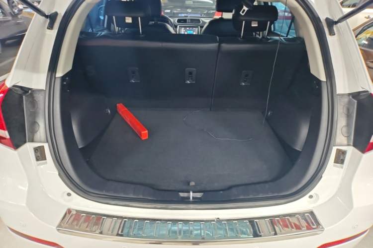 Used Haval H2 2016 Red-Label 1.5T Automatic Two-Wheel Drive Luxury Model Trunk