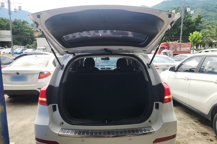 Used Haval H2 2016 Red-Label 1.5T Automatic Two-Wheel Drive Luxury Model Trunk