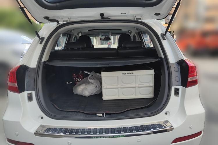 Used Haval H2 2016 Red Label 1.5T Manual Two-Wheel Drive Elite Model Trunk