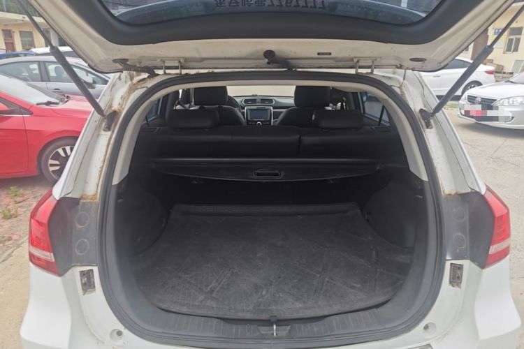 Used Haval H2 2016 Red-Label 1.5T Automatic Two-Wheel Drive Luxury Model Trunk