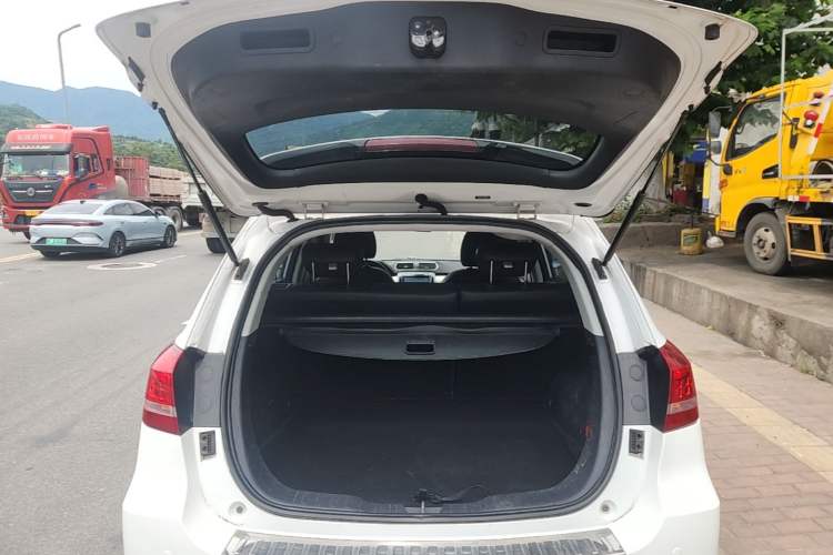 Used Haval H2 2016 Red-Label 1.5T Automatic Two-Wheel Drive Luxury Model Trunk