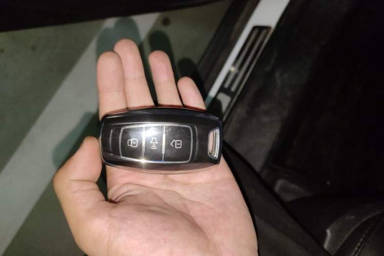 Used Haval H2 2016 Red Label 1.5T Automatic Two-Wheel Drive Elite Model Vehicle Key