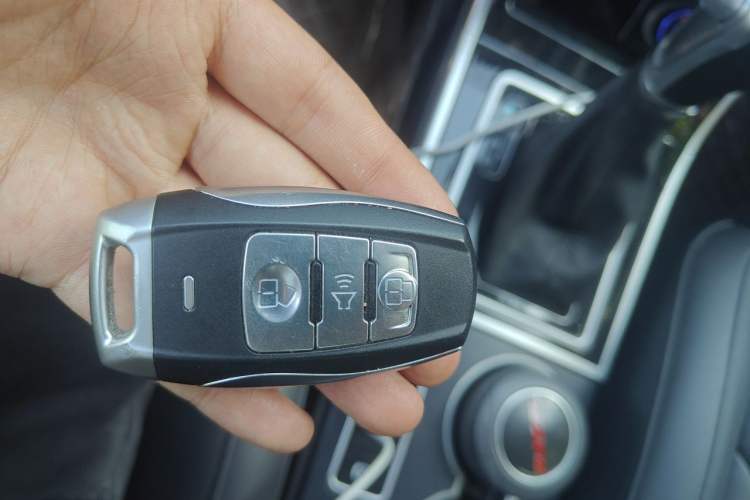 Used Haval H2 2016 Red-Label 1.5T Automatic Two-Wheel Drive Luxury Model Vehicle Key