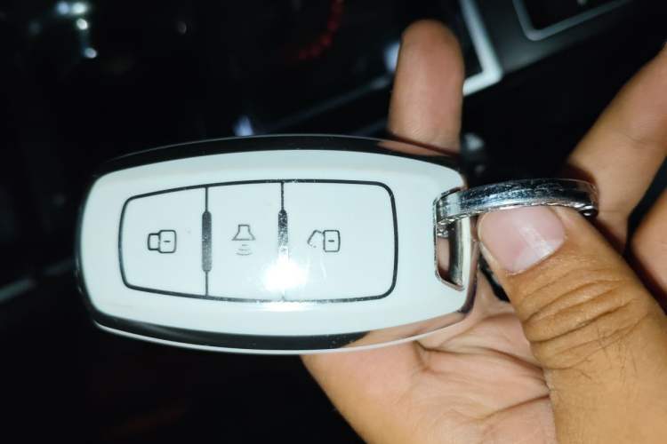 Used Haval H2 2016 Red-Label 1.5T Automatic Two-Wheel Drive Luxury Model Vehicle Key