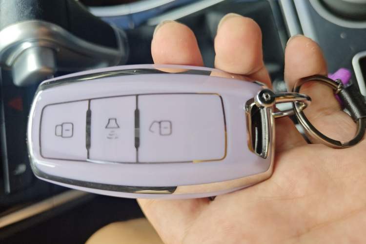 Used Haval H2 2016 Red-Label 1.5T Automatic Two-Wheel Drive Luxury Model Vehicle Key