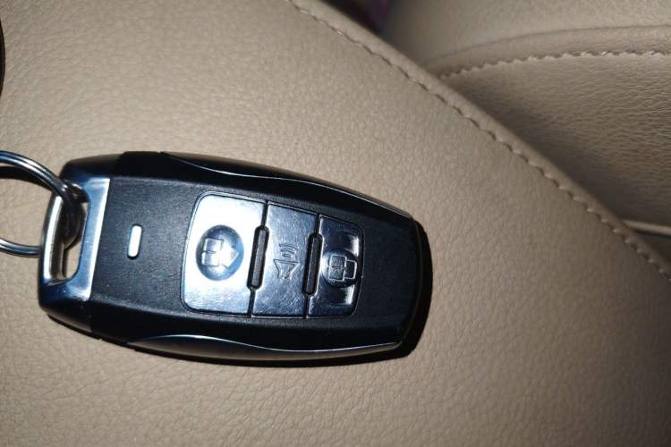 Used Haval H2 2016 Red Label 1.5T Automatic Two-Wheel Drive Elite Model Vehicle Key
