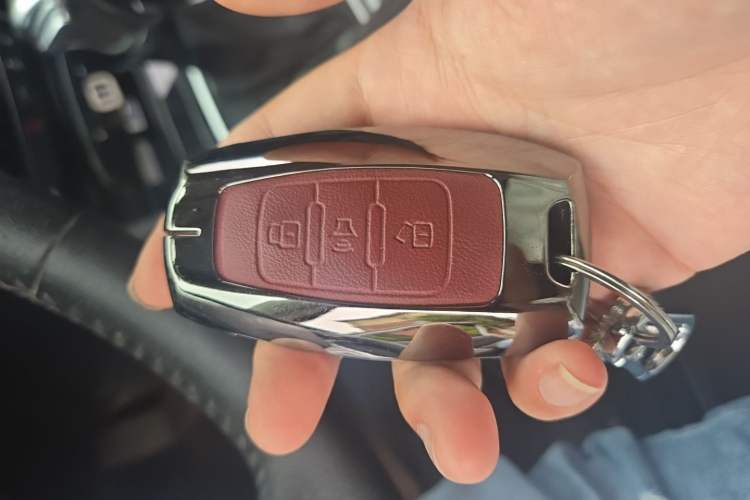 Used Haval H2 2016 Red-Label 1.5T Automatic Two-Wheel Drive Luxury Model Vehicle Key