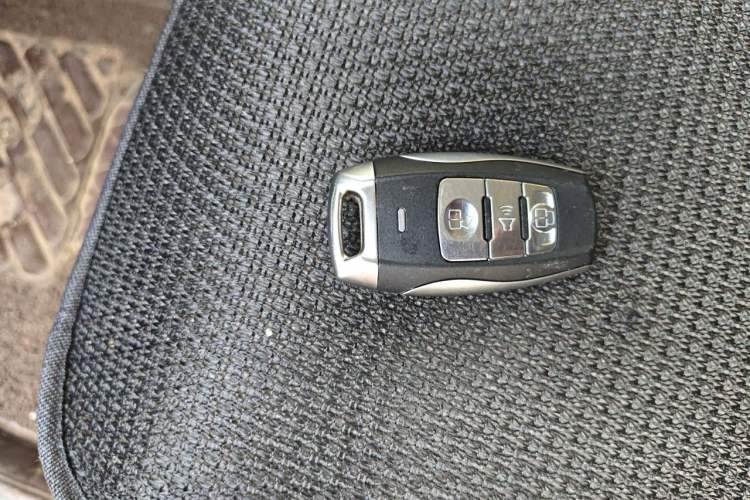 Used Haval H2 2016 Red Label 1.5T Manual Two-Wheel Drive Elite Model Vehicle Key