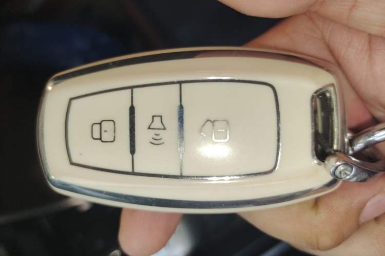 Used Haval H2 2016 Red-Label 1.5T Manual Two-Wheel Drive Comfort Model Vehicle Key