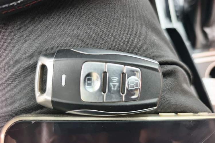 Used Haval H2 2016 Red-Label 1.5T Automatic Two-Wheel Drive Luxury Model Vehicle Key