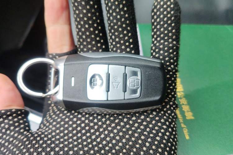 Used Haval H2 2016 Red-Label 1.5T Automatic Two-Wheel Drive Luxury Model Vehicle Key