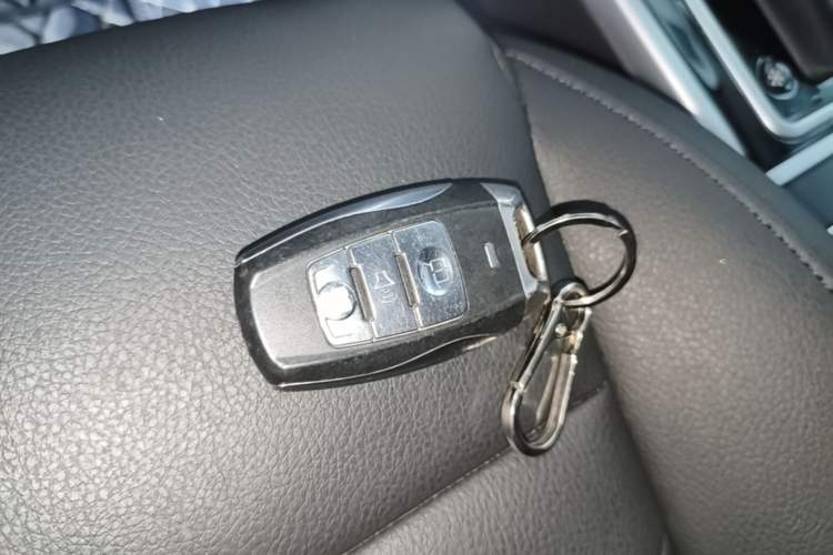 Used Haval H2 2016 Red-Label 1.5T Automatic Two-Wheel Drive Luxury Model Vehicle Key
