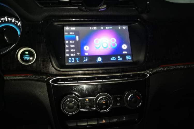 Used Haval H2 2017 Blue Label 1.5T Automatic Two-Wheel Drive Luxury Model Audio And AC Panel