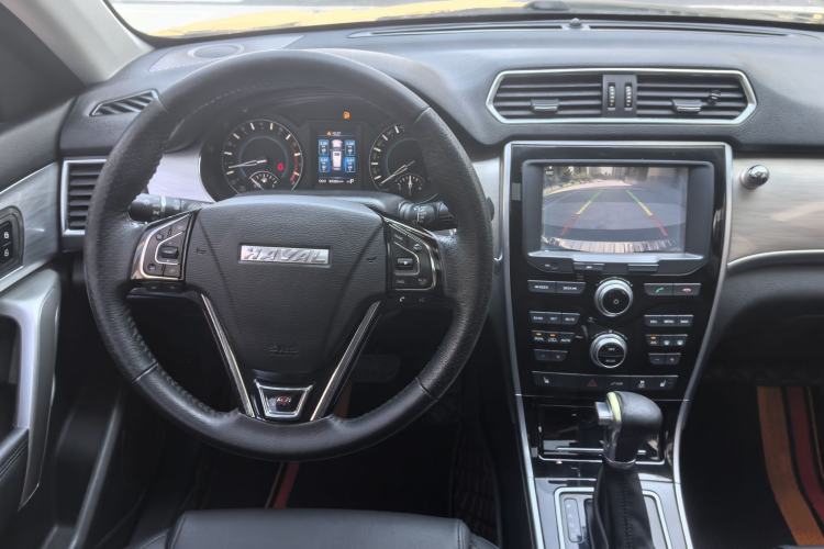Used Haval H2 2017 Red-Label 1.5T Automatic Two-Wheel Drive Luxury Model Audio And AC Panel