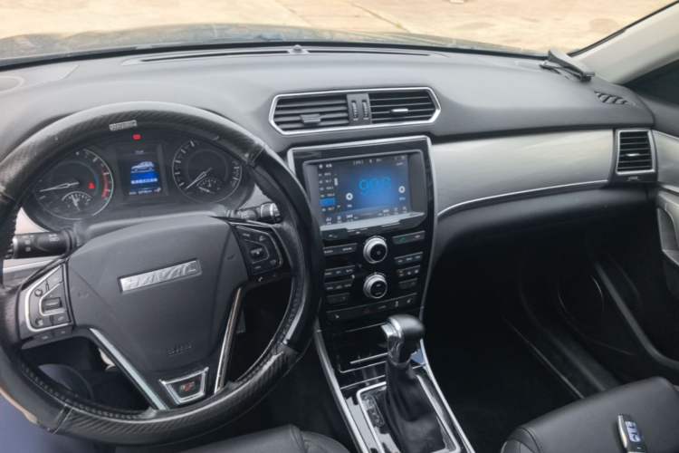 Used Haval H2 2017 Red-Label 1.5T Automatic Two-Wheel Drive Luxury Model Center Console