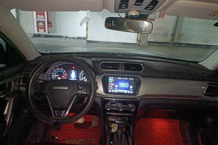 Used Haval H2 2017 Blue Label 1.5T Automatic Two-Wheel Drive Luxury Model Center Console