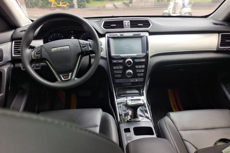 Used Haval H2 2017 Red-Label 1.5T Automatic Two-Wheel Drive Luxury Model Center Console