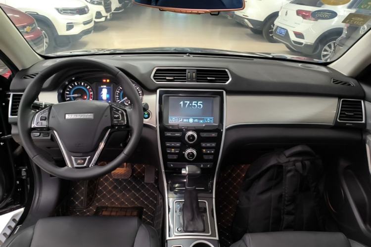 Used Haval H2 2017 Red-Label 1.5T Automatic Two-Wheel Drive Luxury Model Center Console