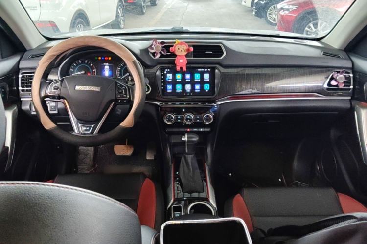 Used Haval H2 2017 Blue Label 1.5T Automatic Two-Wheel Drive Luxury Model Center Console
