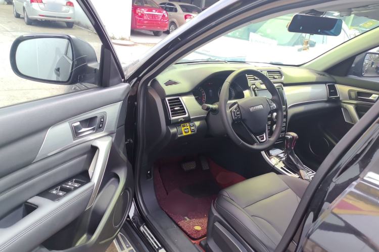 Used Haval H2 2017 Red-Label 1.5T Automatic Two-Wheel Drive Luxury Model Driver Seat