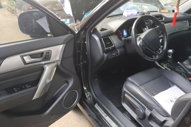 Used Haval H2 2017 Red-Label 1.5T Automatic Two-Wheel Drive Elite Model Driver Seat