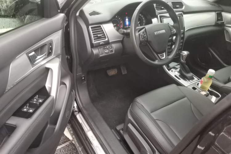 Used Haval H2 2017 Red-Label 1.5T Automatic Two-Wheel Drive Elite Model Driver Seat