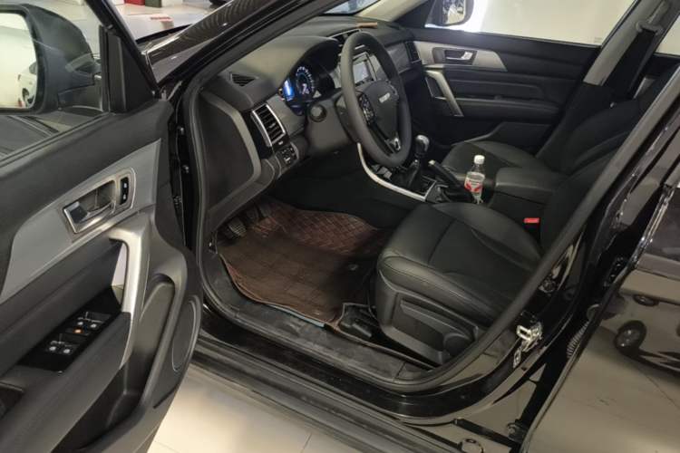 Used Haval H2 2017 Red-Label 1.5T Manual Two-Wheel Drive Comfort Model Driver Seat