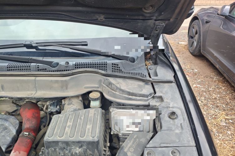Used Haval H2 2017 Red-Label 1.5T Automatic Two-Wheel Drive Elite Model Engine Bay Left
