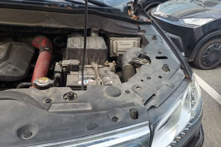 Used Haval H2 2017 Red-Label 1.5T Automatic Two-Wheel Drive Elite Model Engine Bay Left