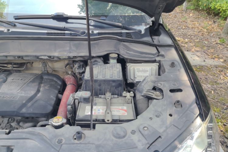 Used Haval H2 2017 Red-Label 1.5T Manual Two-Wheel Drive Luxury Model Engine Bay Left