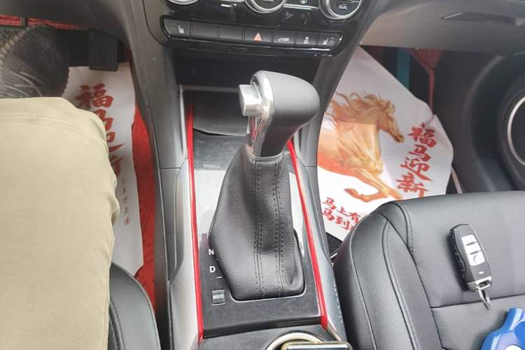 Used Haval H2 2017 Blue Label 1.5T Automatic Two-Wheel Drive Prestige Model Gear Lever
