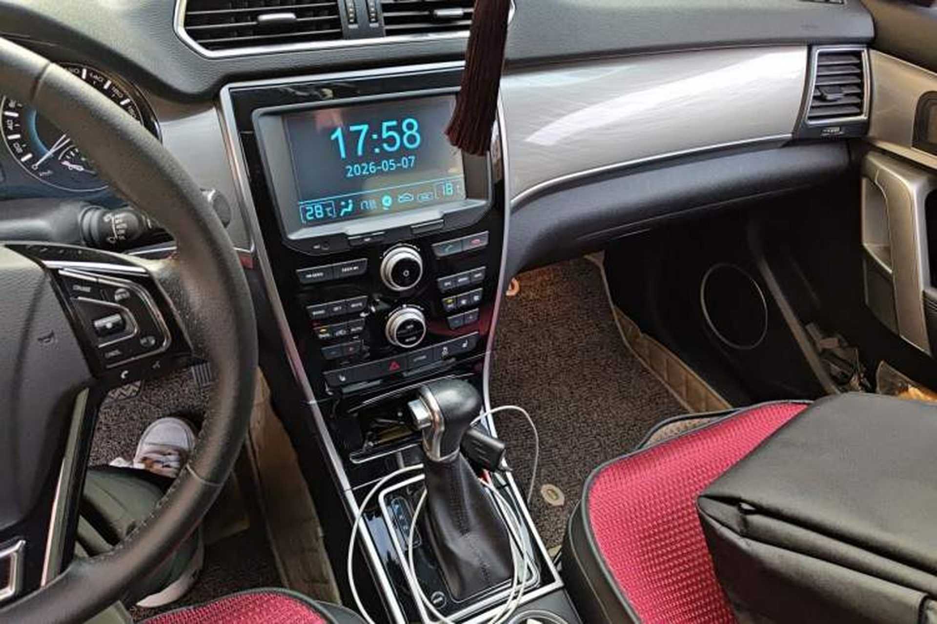 Used Haval H2 2017 Red-Label 1.5T Automatic Two-Wheel Drive Luxury Model Gear Lever
