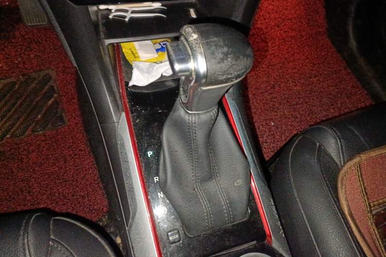Used Haval H2 2017 Blue Label 1.5T Automatic Two-Wheel Drive Luxury Model Gear Lever