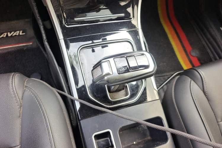 Used Haval H2 2017 Red-Label 1.5T Automatic Two-Wheel Drive Luxury Model Gear Lever